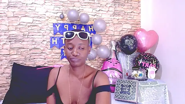 EbonyOlive69 – Live XXX-chat