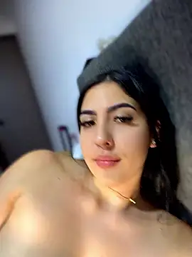 I_AM_SOPHIE_ Adlı Modelin Canlı XXX Sohbeti
