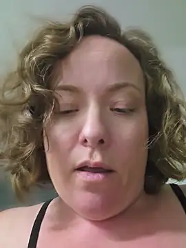 julimonroe's Live XXX Chat