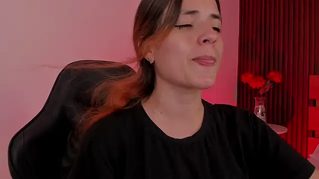 alliss_ginger_ Adlı Modelin Canlı XXX Sohbeti
