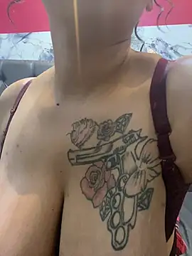 צ'אט XXX בשידור חי של SEXYPRADAxx11