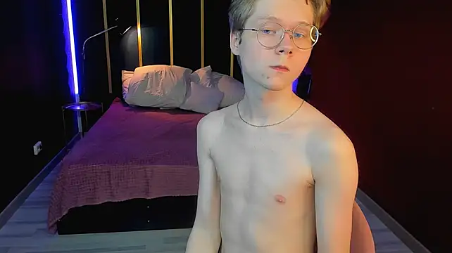 Онлайн чат XXX DanielSanders