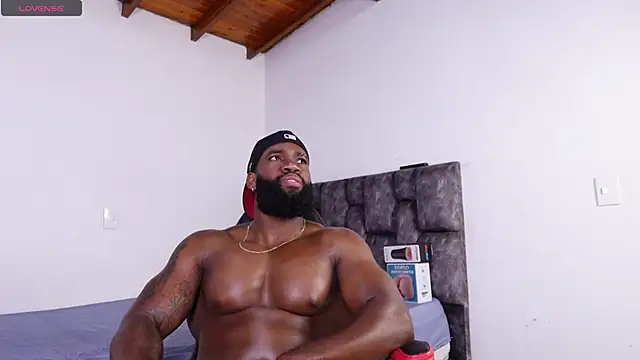 james_musclebbc's Live XXX Chat