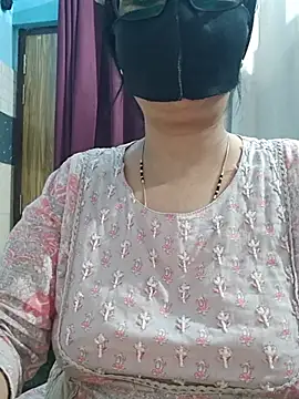 Aishwaryaa_69's Live XXX Chat