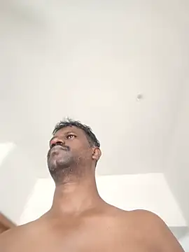 Paramkeerthi Adlı Modelin Canlı XXX Sohbeti