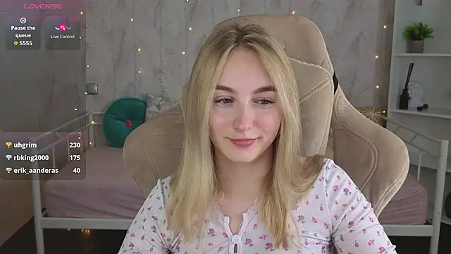 Shy_Polly's Live XXX Chat