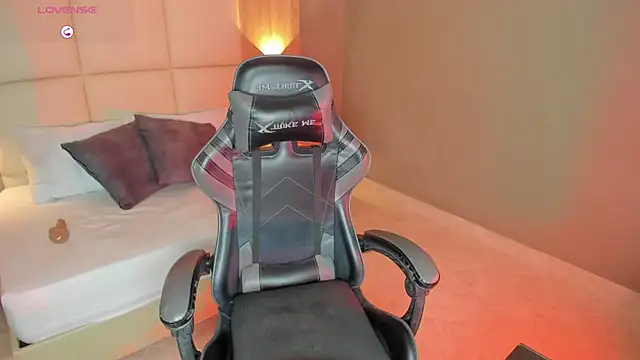 XXX chat uživo modela patriceloux_