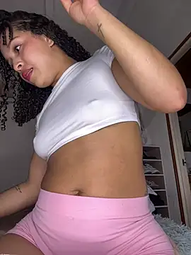 Chat +18 de Yasmin777_ ao vivo