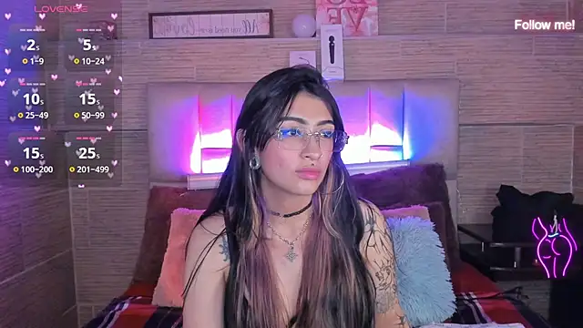 XXX chat uživo modela mia_devine_
