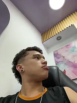 Chat +18 de Dominik_Souza ao vivo