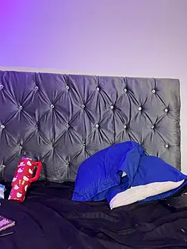 Aliceroys__'s Live XXX Chat
