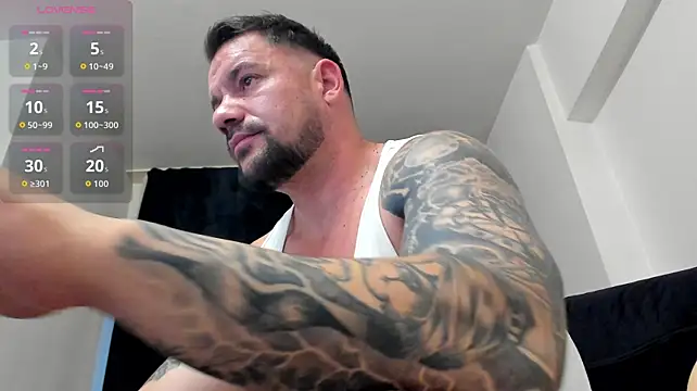 Онлайн чат XXX musclemonster31