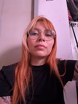 Chat +18 de YunoRose_ ao vivo