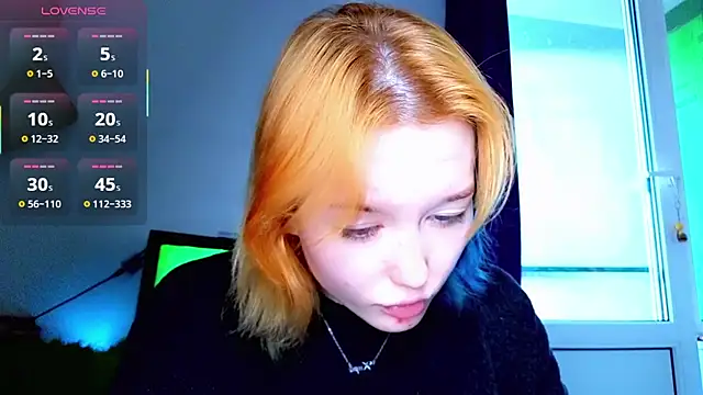 Онлайн чат XXX Kiara_Age