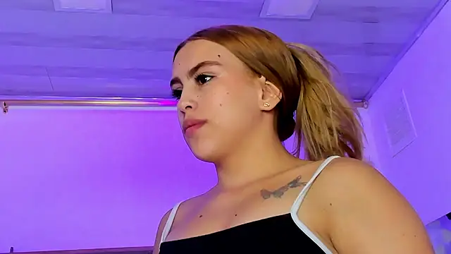 Natasha-Adams Live XXX-chat