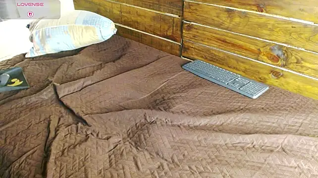 XXX chat uživo modela SonicJ25