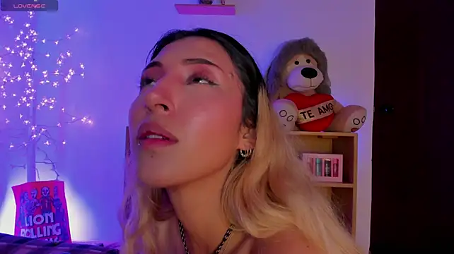 צ'אט XXX בשידור חי של cuteweed420
