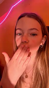 imveranito Adlı Modelin Canlı XXX Sohbeti