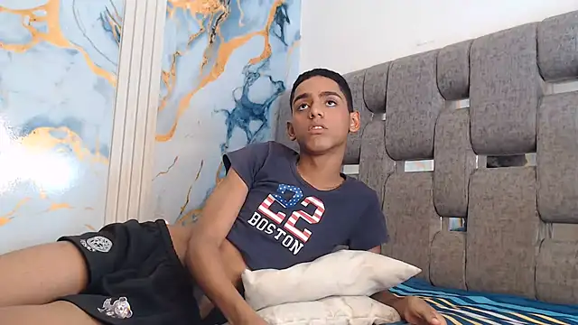 GOOD_GUYS6 live XXX chat