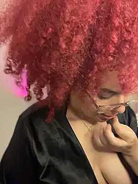 دردشة Leyah__ الجنسية المباشرة