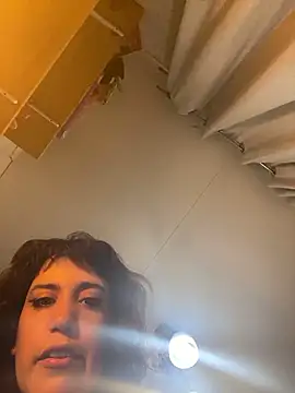 צ'אט XXX בשידור חי של gattasromanxxe