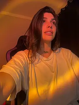 Chat +18 de tiphanyari ao vivo