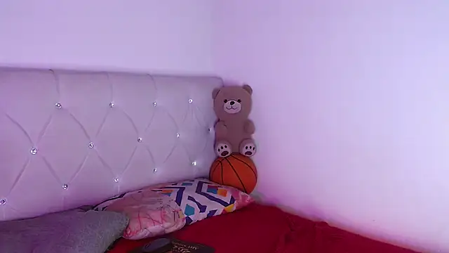 Angel_foxc13 即時 XXX 聊天