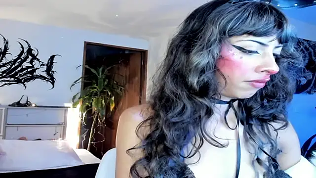 Nyx_Lamort লাইভ XXX চ্যাট