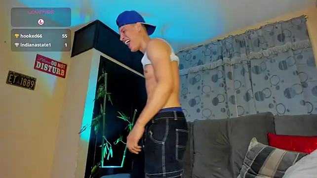 DavidNeill XXX чат на живо