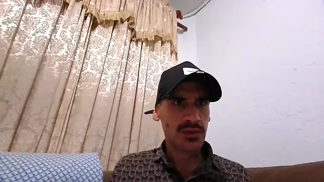 Chat XXX en directo de kaiser679_