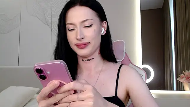 JenniferQueen11 Adlı Modelin Canlı XXX Sohbeti