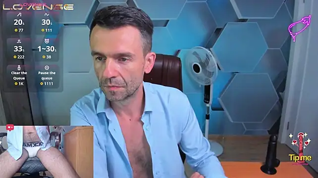 SteveTiger live XXX chat