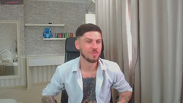 Živý XXX chat JonahShaw