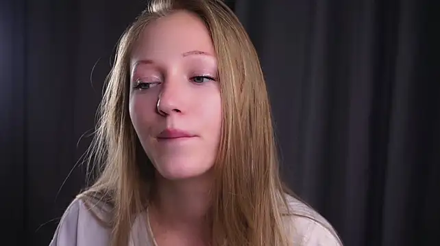 NanceeFinlay's Live XXX Chat