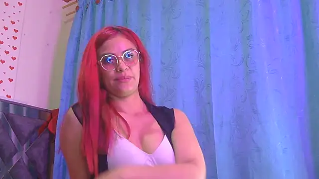 tinny_emiily's Live XXX Chat