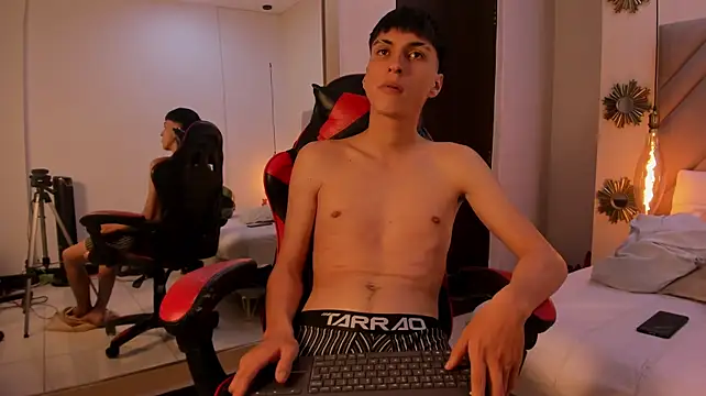 Онлайн чат XXX LeoDrake_