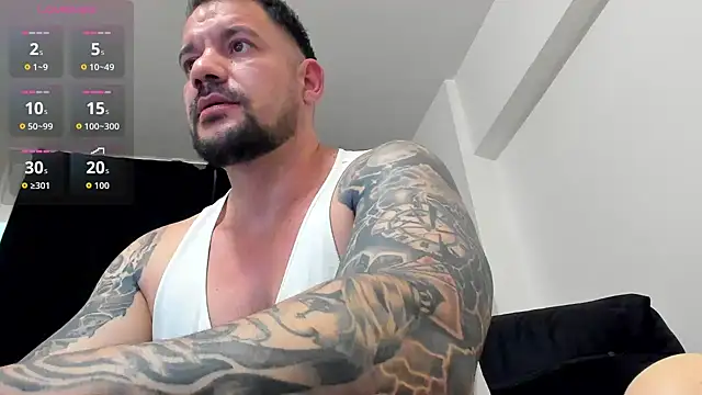 musclemonster31 Live XXX Chat