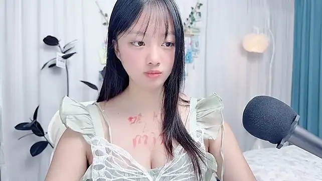 Winnie666999 Adlı Modelin Canlı XXX Sohbeti