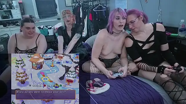 PolyCircus live XXX chat