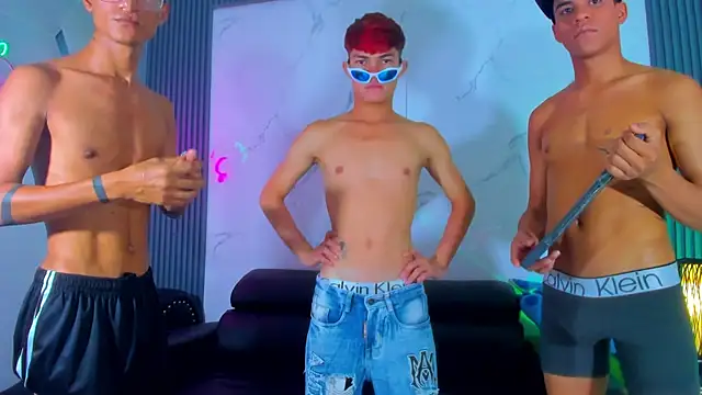 BOYS_IN_THE_EMPIRE's Live XXX Chat