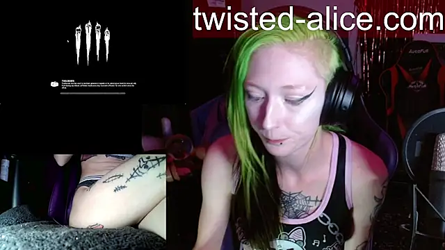 Онлайн чат XXX Twisted_Alice