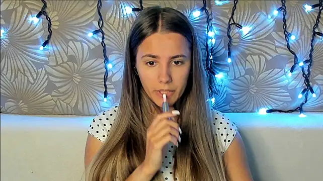 XXX chat uživo modela MaggieCake