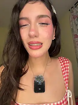 دردشة Emily-hottson الجنسية المباشرة