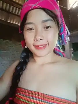 Chat XXX en directo de HeresThuy22