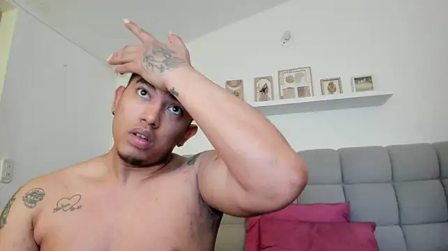 erotic_sins' Live XXX Chat
