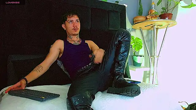 XXX chat uživo modela HannibalLester