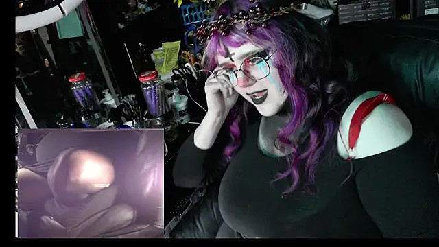 Sinstresshemlock's Live XXX Chat