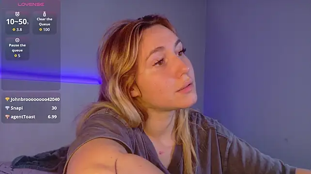 LunaXBaddie Chat XXX in diretta