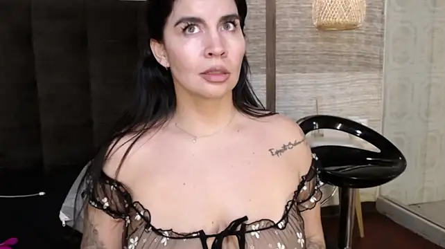 Chat XXX ao vivo de Hannah_Cross