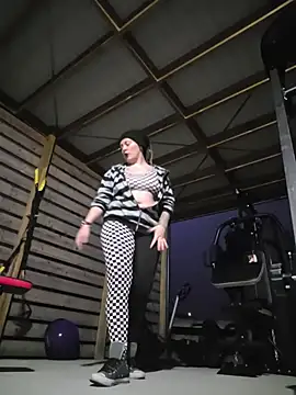 PinkTheHawk's Live XXX Chat